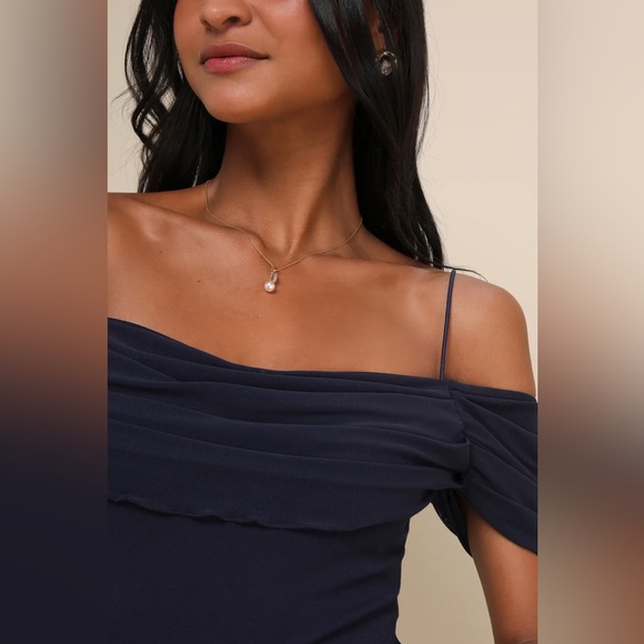 Lulu’s Navy Blue Mesh off-Shoulder Cowl Top NWOT - Picture 2 of 7